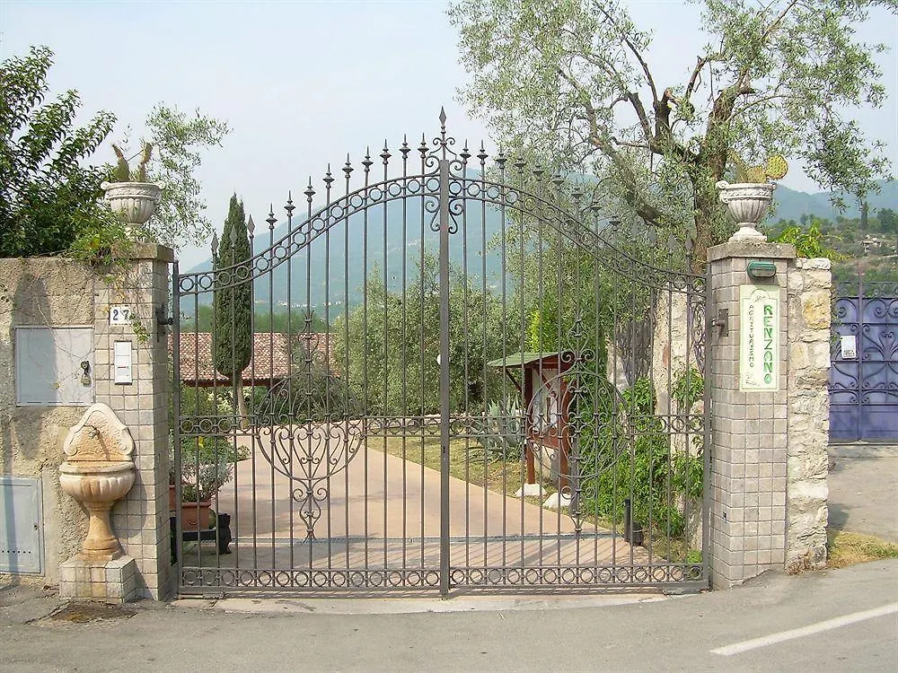 Agriturismo Renzano Garden Apartments Salo Farm stay